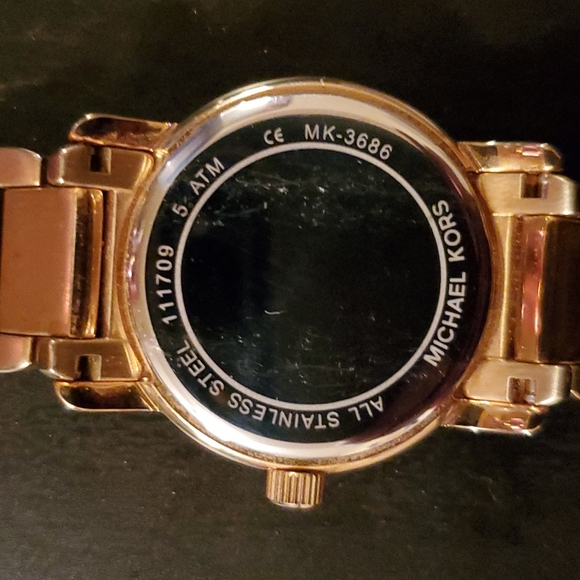 Micheal Kors diamond watch - Picture 6 of 8